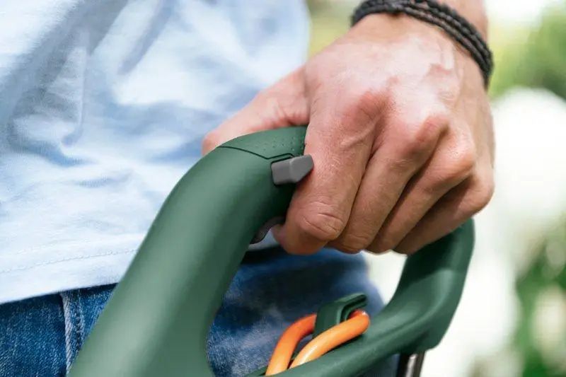 Потужній тример електричний садовий для трави Bosch EasyGrassCut 26 : 280 Вт, 12500 об/хв, волосінь, 26 см 06008C1J01 фото