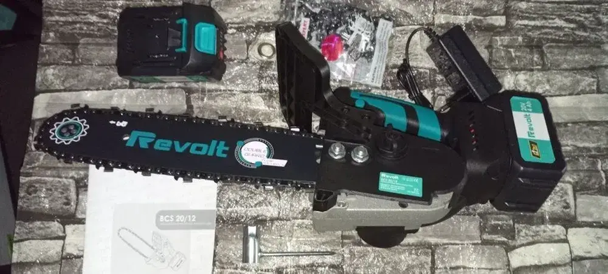 Акумуляторна ланцюгова пила Revolt BCS 20/12 (20V) портативна міні-пила 2 акумулятори в кейсі для обрізки дерев та розпилу дров 1749373475 фото